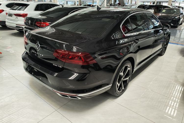 Used Volkswagen Magotan 2023 2 Million Units Commemorative Edition 330TSI DSG Luxury Version Rear Right 45 Deg