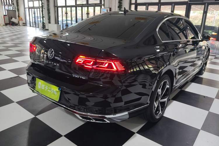 Used Volkswagen Magotan 2023 2 Million Units Commemorative Edition 330TSI DSG Luxury Version Rear Right 45 Deg