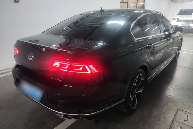 Used Volkswagen Magotan 2023 2 Million Units Commemorative Edition 330TSI DSG Luxury Version Rear Right 45 Deg
