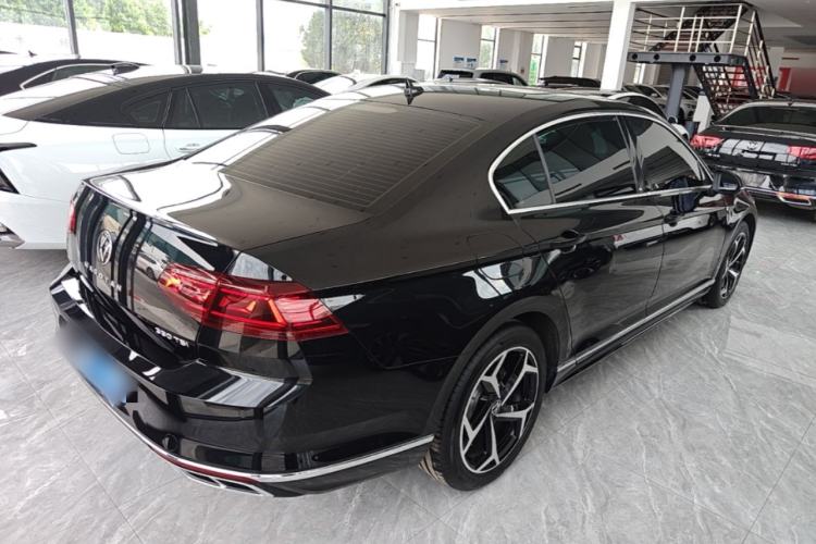 Used Volkswagen Magotan 2023 2 Million Units Commemorative Edition 330TSI DSG Luxury Version Rear Right 45 Deg