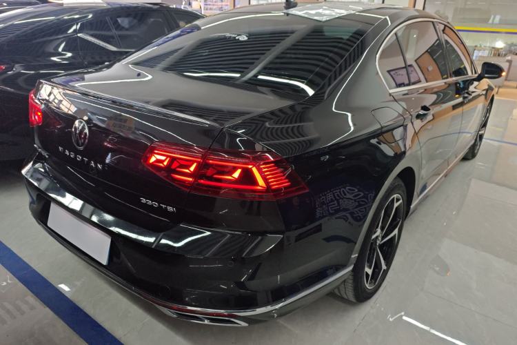 Used Volkswagen Magotan 2023 2 Million Units Limited Edition 330TSI DSG Leading Version Rear Right 45 Deg
