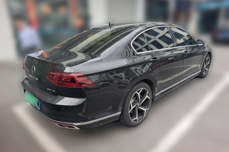 Used Volkswagen Magotan 2023 2 Million Units Commemorative Edition 330TSI DSG Luxury Version Rear Right 45 Deg