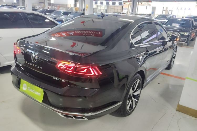 Used Volkswagen Magotan 2023 2 Million Units Commemorative Edition 330TSI DSG Luxury Version Rear Right 45 Deg