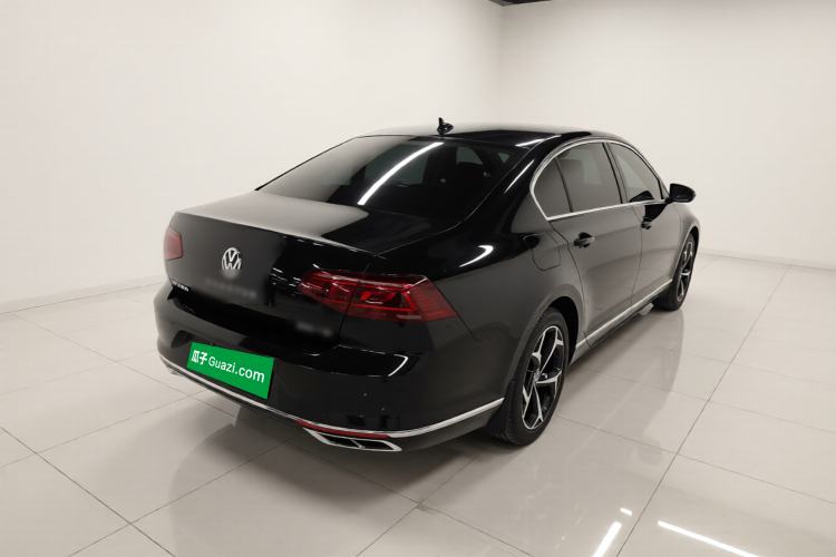 Used Volkswagen Magotan 2023 2 Million Units Limited Edition 330TSI DSG Leading Version Rear Right 45 Deg