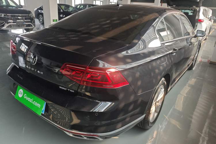 Used Volkswagen Magotan 2023 2 Million Units Limited-Edition 280TSI DSG Comfort Version Rear Right 45 Deg