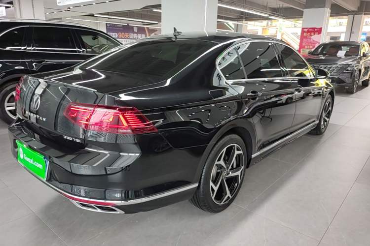 Used Volkswagen Magotan 2023 2 Million Units Limited Edition 330TSI DSG Leading Version Rear Right 45 Deg