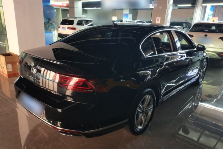Used Volkswagen Magotan 2023 2 Million Units Limited-Edition 280TSI DSG Comfort Version Rear Right 45 Deg