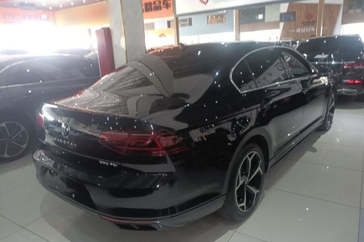 Used Volkswagen Magotan 2023 2 Million Units Commemorative Edition 330TSI DSG Luxury Version Rear Right 45 Deg