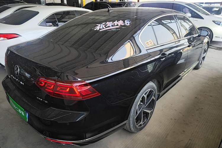 Used Volkswagen Magotan 2023 2 Million Units Limited Edition 330TSI DSG Leading Version Rear Right 45 Deg