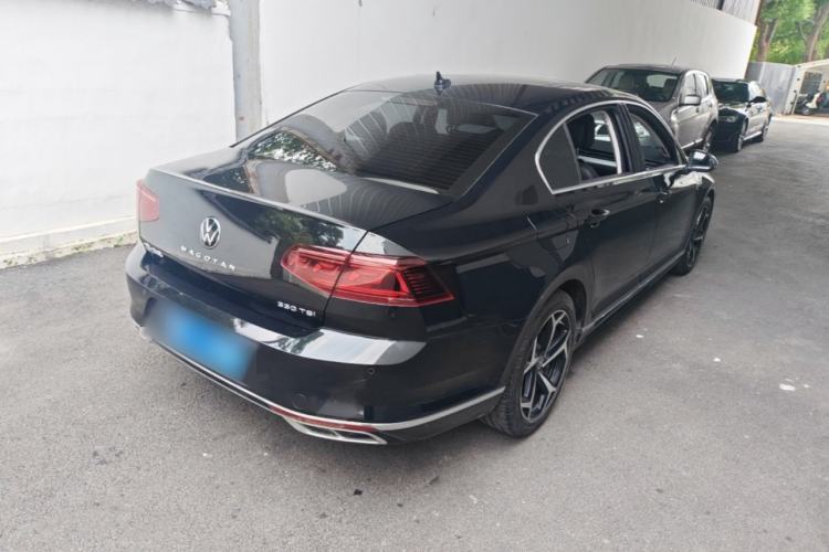 Used Volkswagen Magotan 2023 2 Million Units Commemorative Edition 330TSI DSG Luxury Version Rear Right 45 Deg