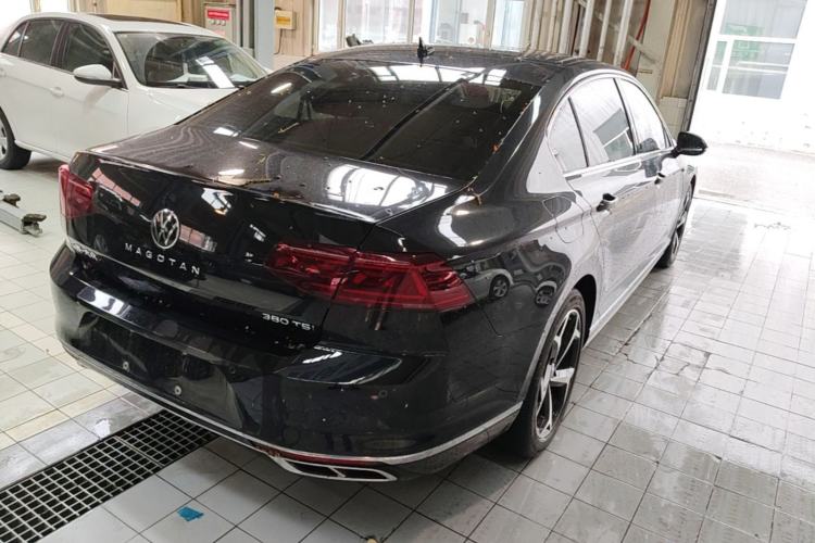 Used Volkswagen Magotan 2023 2 Million Units Commemorative Edition 330TSI DSG Luxury Version Rear Right 45 Deg