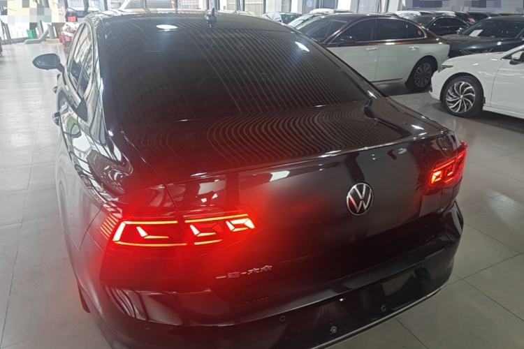 Used Volkswagen Magotan 2023 2 Million Units Limited Edition 280TSI DSG Leading Version Rear