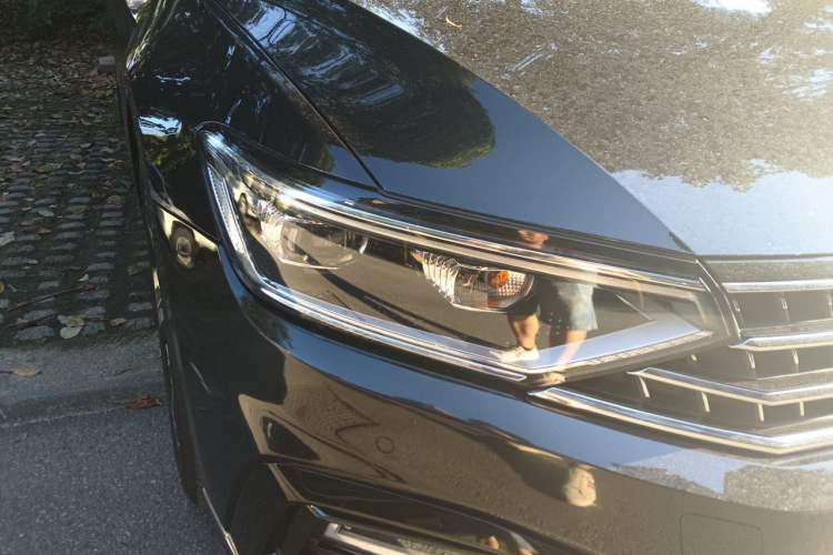 Used Volkswagen Magotan 2023 2 Million Units Limited Edition 330TSI DSG Leading Version Right Front Headlight
