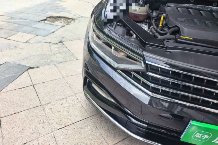 Used Volkswagen Magotan 2023 2 Million Units Limited Edition 330TSI DSG Leading Version Right Front Headlight