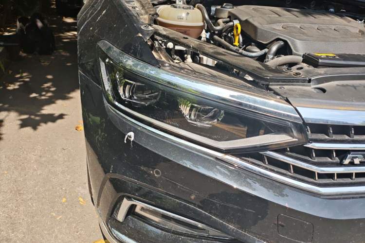 Used Volkswagen Magotan 2023 2 Million Units Limited-Edition 380TSI DSG Flagship Version Right Front Headlight