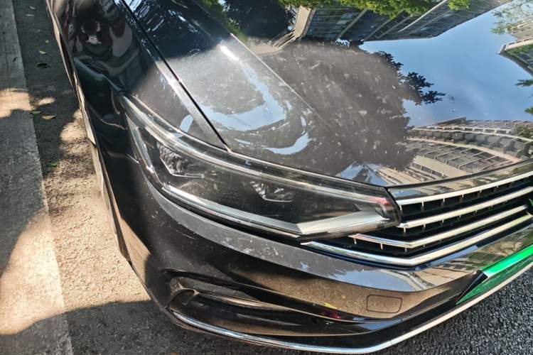 Used Volkswagen Magotan 2023 2 Million Units Commemorative Edition 330TSI DSG Luxury Version Right Front Headlight