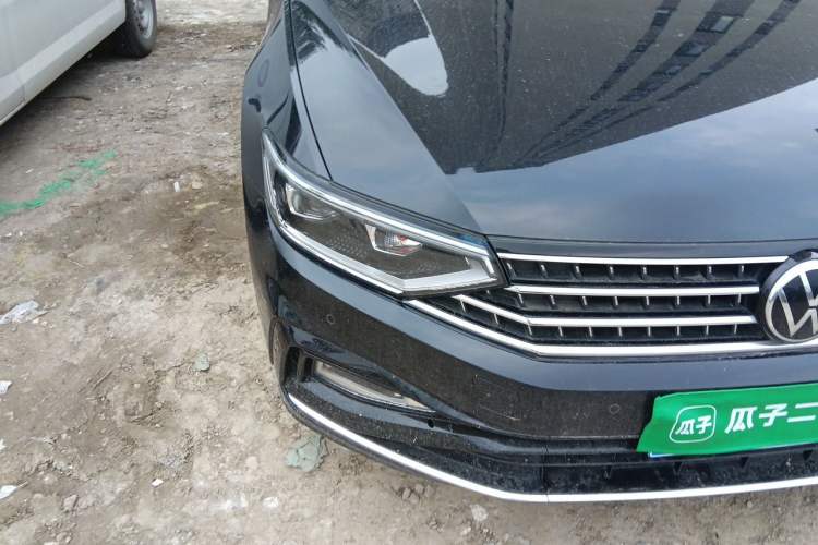 Used Volkswagen Magotan 2023 2 Million Units Limited Edition 330TSI DSG Leading Version Right Front Headlight