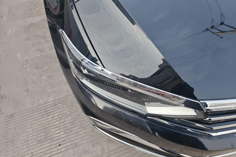 Used Volkswagen Magotan 2023 2 Million Units Limited Edition 280TSI DSG Leading Version Right Front Headlight