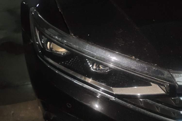 Used Volkswagen Magotan 2023 2 Million Units Commemorative Edition 330TSI DSG Luxury Version Right Front Headlight
