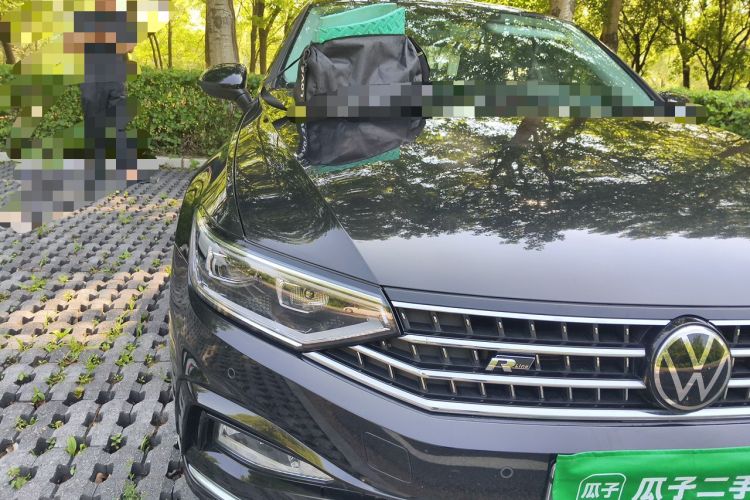 Used Volkswagen Magotan 2023 2 Million Units Commemorative Edition 330TSI DSG Luxury Version Right Front Headlight