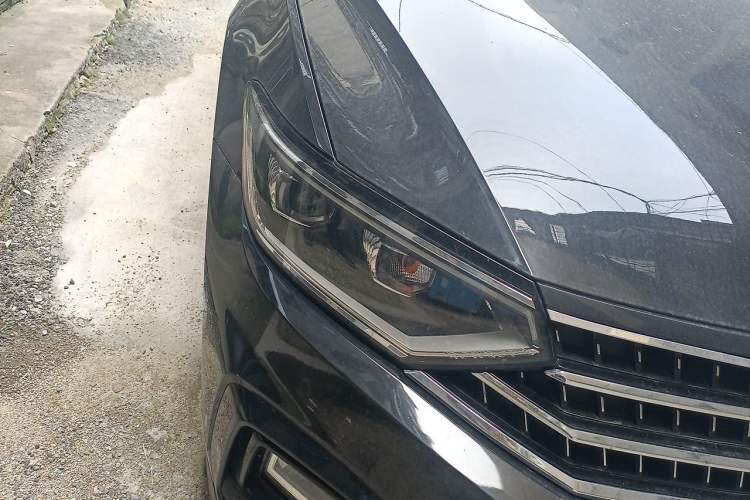 Used Volkswagen Magotan 2023 2 Million Units Limited Edition 280TSI DSG Leading Version Right Front Headlight