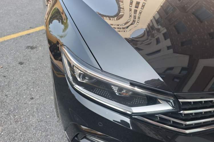 Used Volkswagen Magotan 2023 2 Million Units Limited Edition 330TSI DSG Leading Version Right Front Headlight