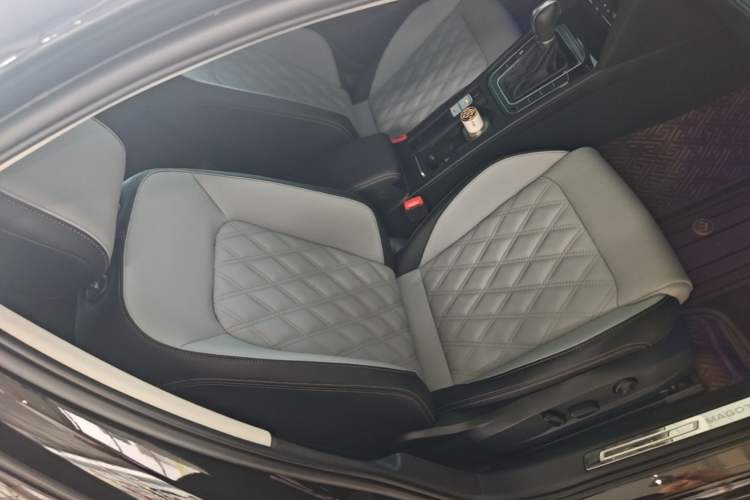 Used Volkswagen Magotan 2023 2 Million Units Limited Edition 330TSI DSG Leading Version Right Front Seat