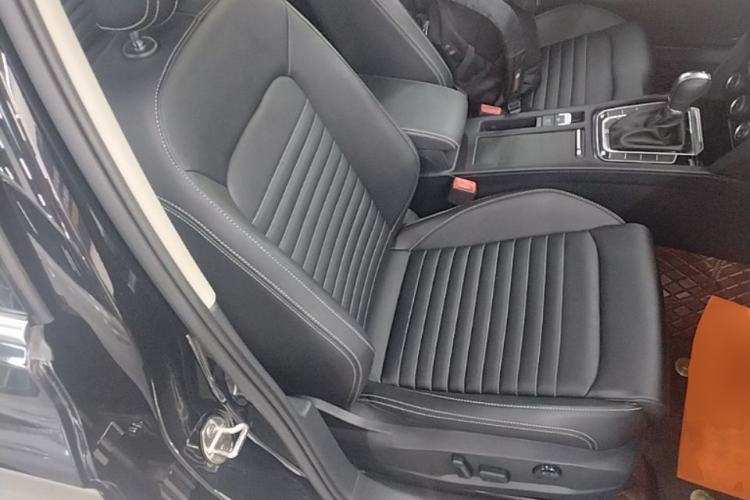 Used Volkswagen Magotan 2023 2 Million Units Limited-Edition 280TSI DSG Comfort Version Right Front Seat