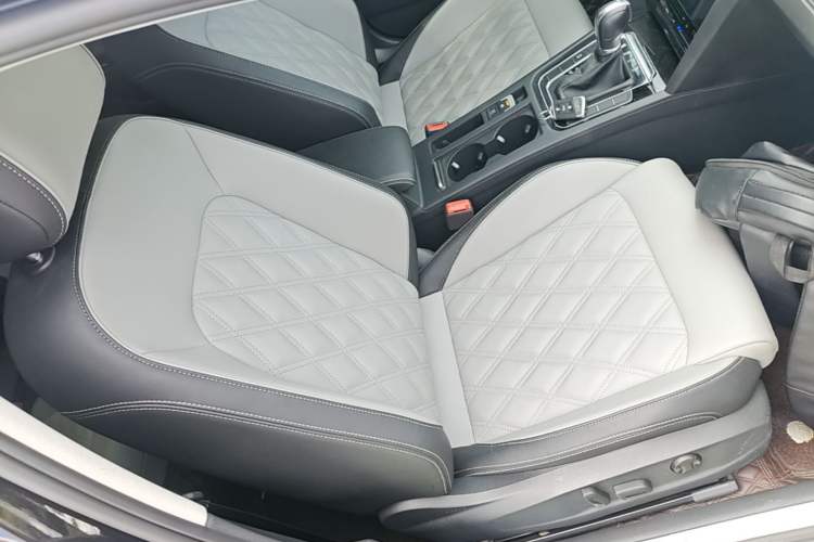Used Volkswagen Magotan 2023 2 Million Units Limited Edition 280TSI DSG Leading Version Right Front Seat