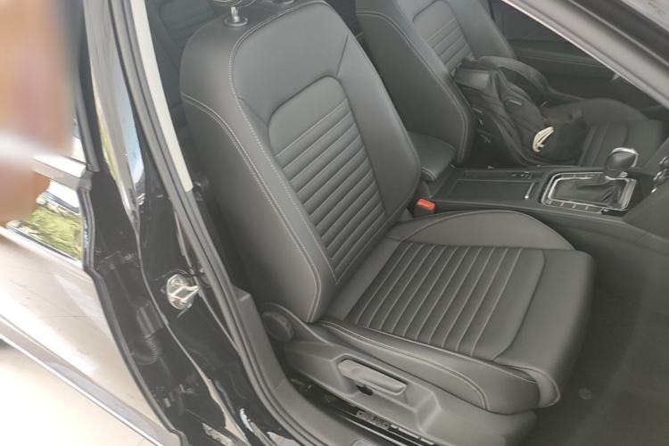 Used Volkswagen Magotan 2023 2 Million Units Limited-Edition 280TSI DSG Comfort Version Right Front Seat