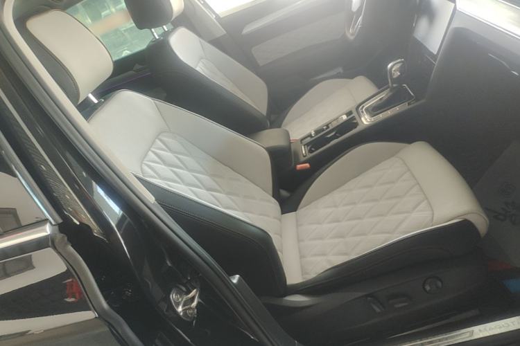 Used Volkswagen Magotan 2023 2 Million Units Limited-Edition 380TSI DSG Flagship Version Right Front Seat