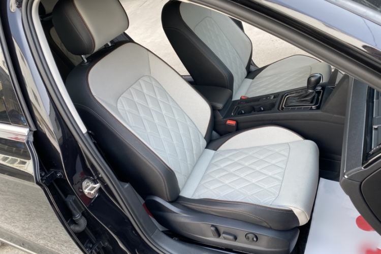 Used Volkswagen Magotan 2023 2 Million Units Limited Edition 330TSI DSG Leading Version Right Front Seat