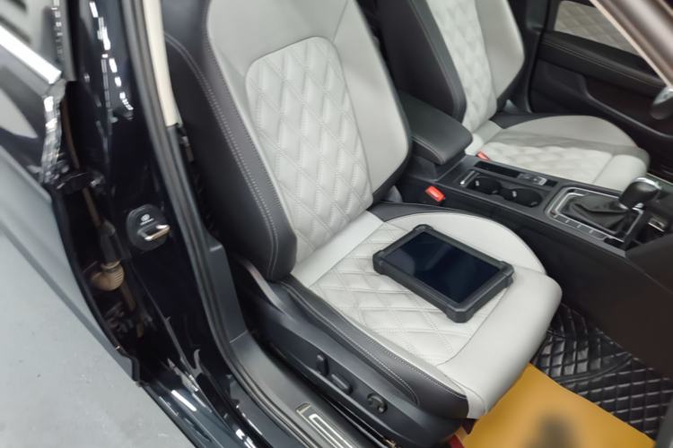 Used Volkswagen Magotan 2023 2 Million Units Limited Edition 330TSI DSG Leading Version Right Front Seat