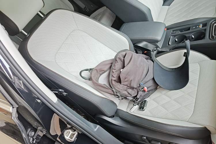 Used Volkswagen Magotan 2023 2 Million Units Commemorative Edition 330TSI DSG Luxury Version Right Front Seat