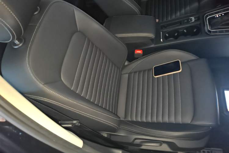 Used Volkswagen Magotan 2023 2 Million Units Limited-Edition 280TSI DSG Comfort Version Right Front Seat