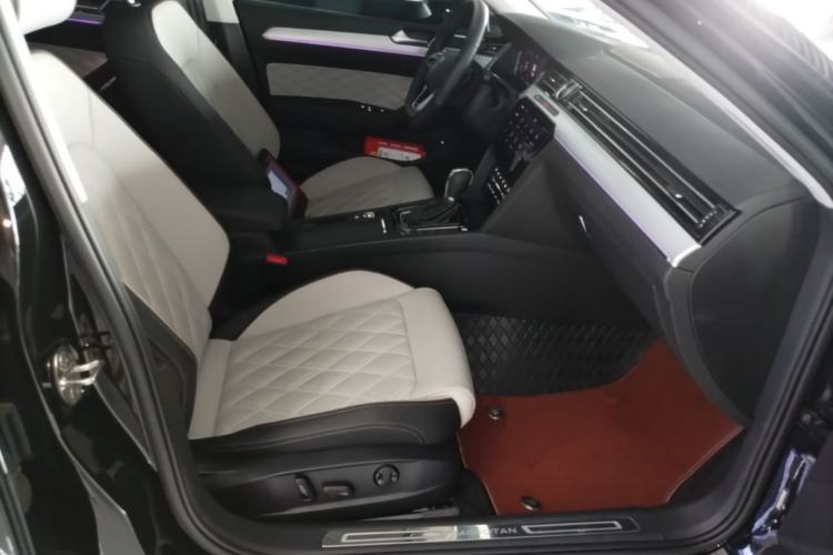 Used Volkswagen Magotan 2023 2 Million Units Commemorative Edition 330TSI DSG Luxury Version Right Front Seat