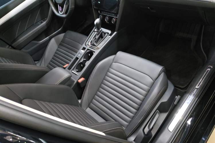 Used Volkswagen Magotan 2023 2 Million Units Limited-Edition 280TSI DSG Comfort Version Right Front Seat