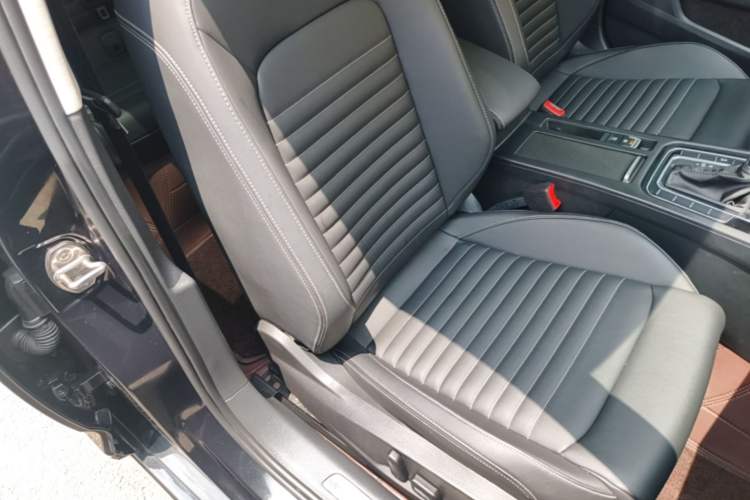 Used Volkswagen Magotan 2023 2 Million Units Limited-Edition 280TSI DSG Comfort Version Right Front Seat