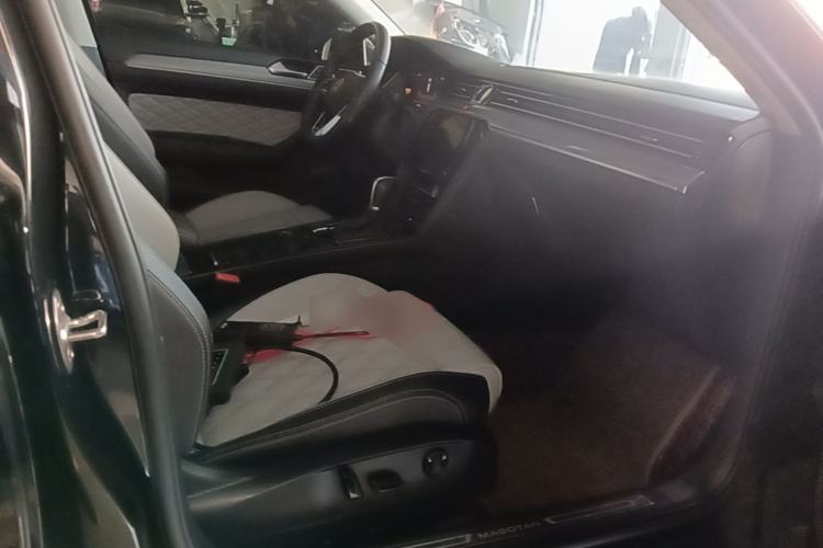 Used Volkswagen Magotan 2023 2 Million Units Limited Edition 330TSI DSG Leading Version Right Front Seat
