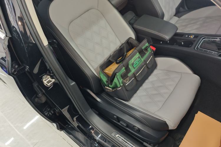 Used Volkswagen Magotan 2023 2 Million Units Limited Edition 330TSI DSG Leading Version Right Front Seat