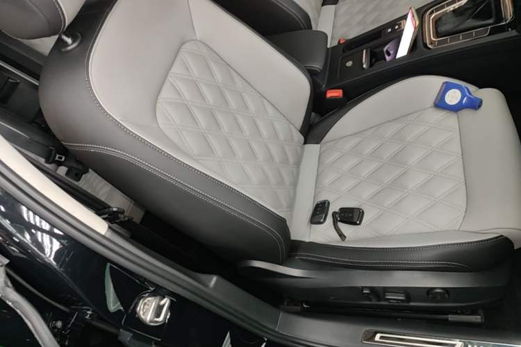 Used Volkswagen Magotan 2023 2 Million Units Limited Edition 280TSI DSG Leading Version Right Front Seat