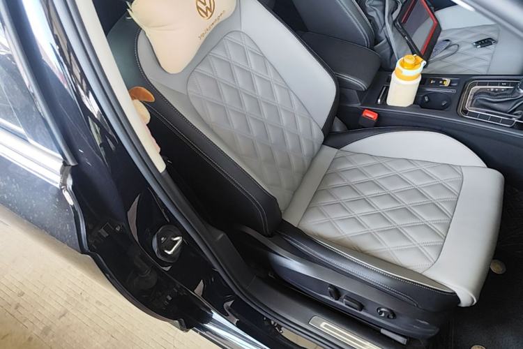 Used Volkswagen Magotan 2023 2 Million Units Limited Edition 330TSI DSG Leading Version Right Front Seat