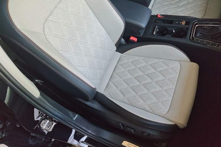 Used Volkswagen Magotan 2023 2 Million Units Limited-Edition 380TSI DSG Flagship Version Right Front Seat