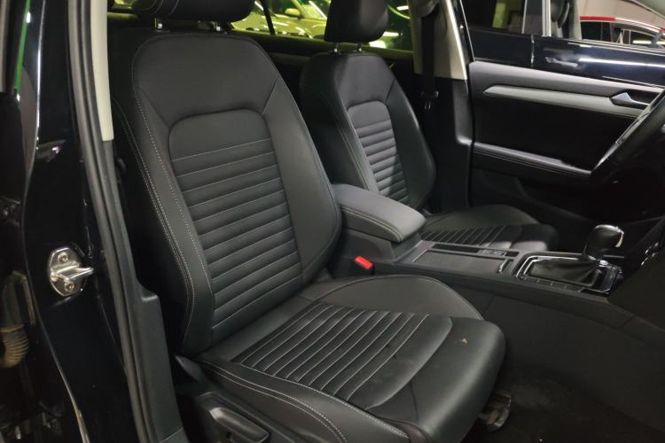 Used Volkswagen Magotan 2023 2 Million Units Limited-Edition 280TSI DSG Comfort Version Right Front Seat