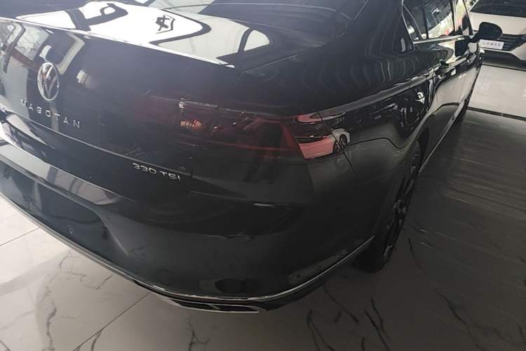 Used Volkswagen Magotan 2023 2 Million Units Commemorative Edition 330TSI DSG Luxury Version Right Rear Taillight