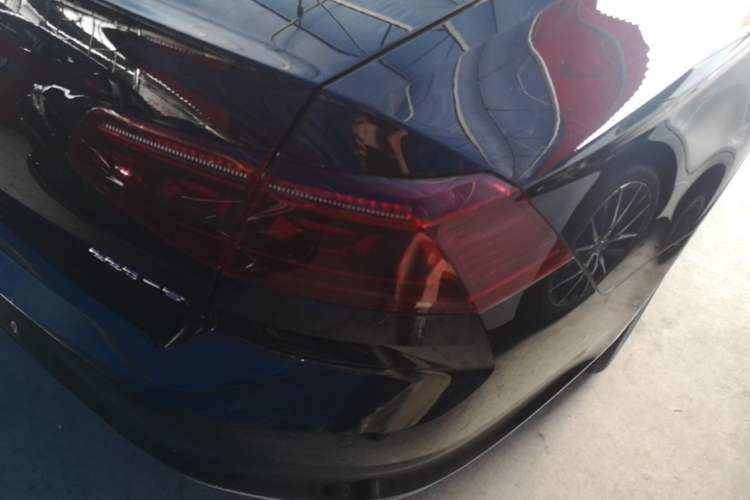 Used Volkswagen Magotan 2023 2 Million Units Limited Edition 330TSI DSG Leading Version Right Rear Taillight