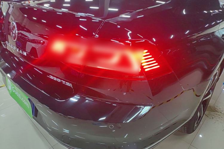 Used Volkswagen Magotan 2023 2 Million Units Limited Edition 330TSI DSG Leading Version Right Rear Taillight