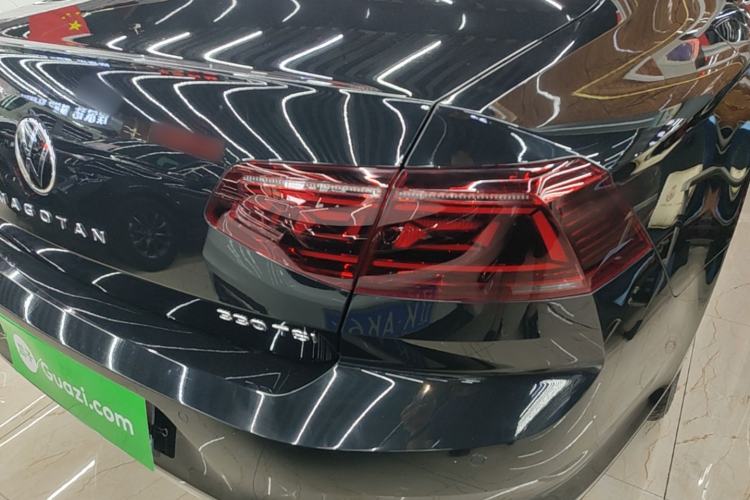 Used Volkswagen Magotan 2023 2 Million Units Commemorative Edition 330TSI DSG Luxury Version Right Rear Taillight