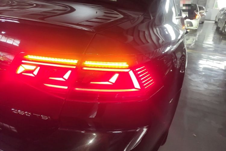 Used Volkswagen Magotan 2023 2 Million Units Limited Edition 280TSI DSG Leading Version Right Rear Taillight