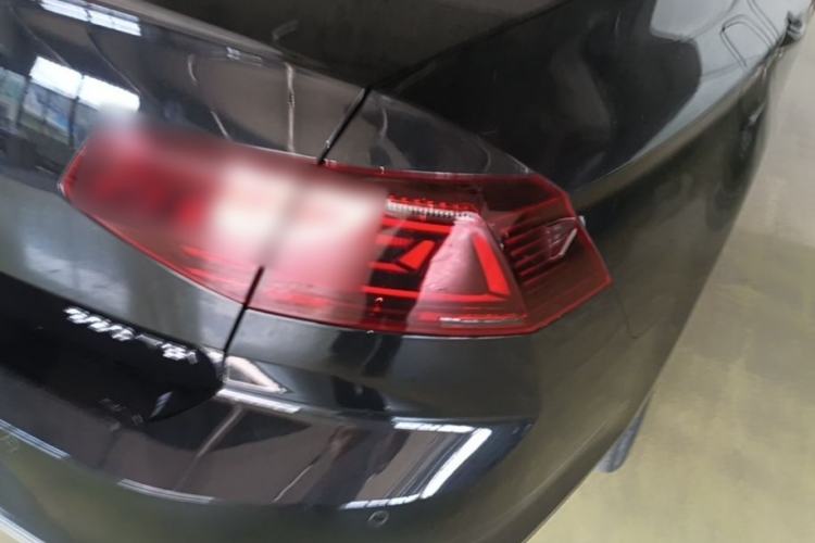 Used Volkswagen Magotan 2023 2 Million Units Commemorative Edition 330TSI DSG Luxury Version Right Rear Taillight
